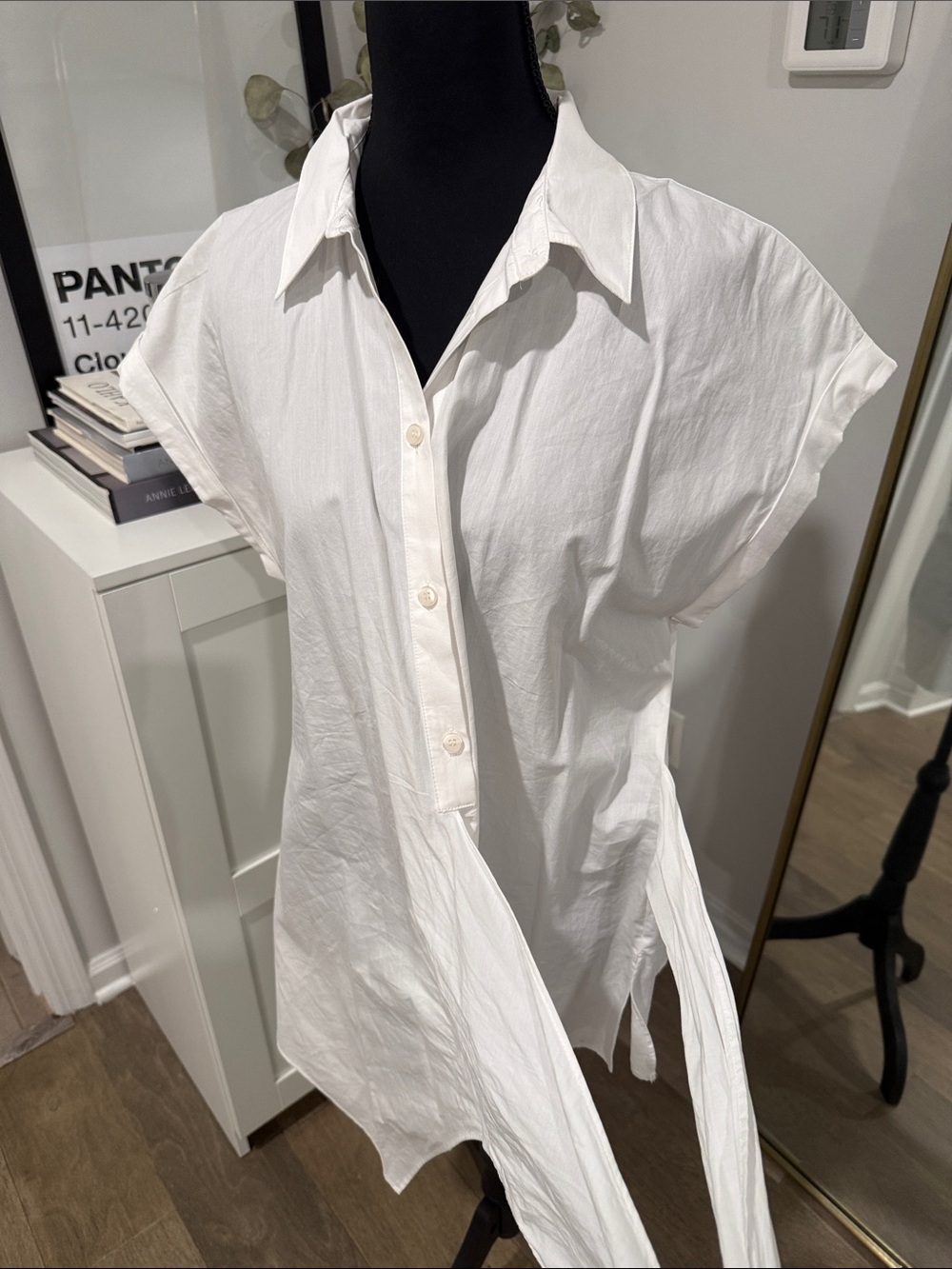 Zara White Short-Sleeve Button-Down with Front Tie - Picture 9 of 11